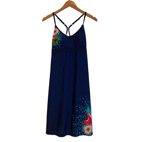 Athleta built in bra padded cup active outdoor dress Sz M - Picture 2 of 11